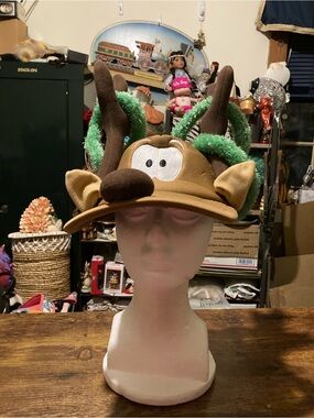 Hallmark Reindeer ring toss hat game